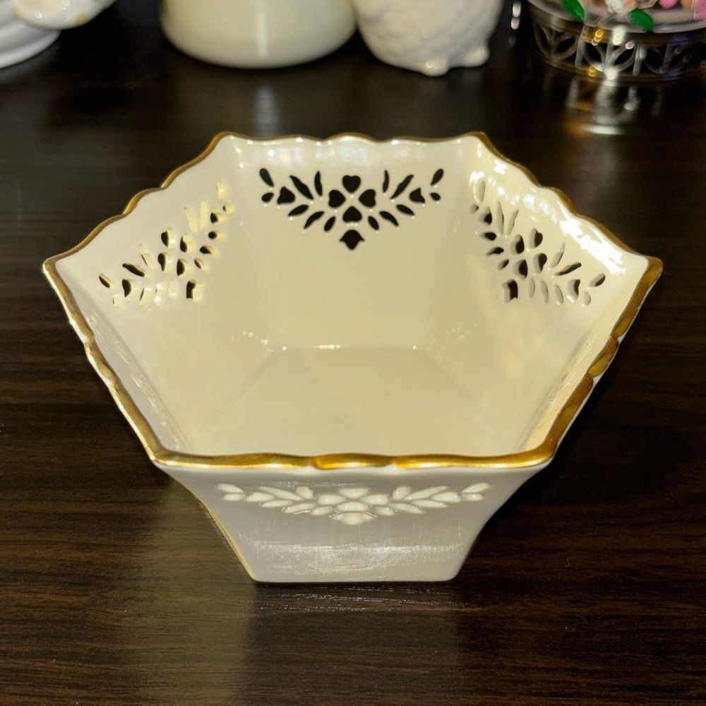 Lenox Hexagon-Shaped bowl